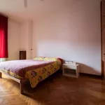 Rent 2 bedroom apartment of 75 m² in Milan