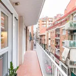 Rent 3 bedroom apartment in barcelona