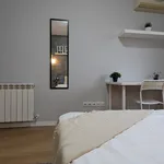 Rent 4 bedroom apartment in Madrid