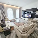 Rent 4 bedroom house of 425 m² in Bangkok