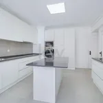 Rent 4 bedroom apartment of 215 m² in Lisbon