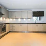 Rent 2 bedroom apartment in Elmbridge