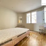 Appartement de 72 m² avec 3 chambre(s) en location à Paris