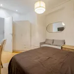 Rent a room of 120 m² in madrid