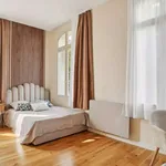 Appartement de 150 m² avec 3 chambre(s) en location à Paris