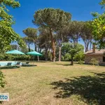 Rent 6 bedroom house of 550 m² in Rome