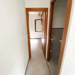 Rent 4 bedroom apartment of 85 m² in Adria