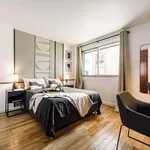 Appartement de 74 m² avec 4 chambre(s) en location à Paris