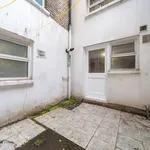 Rent 3 bedroom flat in  London