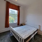 Rent 3 bedroom flat in sutton