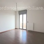 Rent 3 bedroom apartment of 90 m² in Seregno