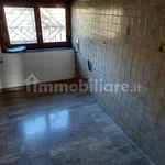 Affitto 3 camera casa di 120 m² in Salerno