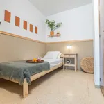 Rent a room of 220 m² in barcelona