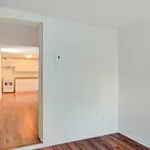 1 bedroom apartment of 290 sq. ft in Sherbrooke