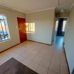 Rent 2 bedroom house of 300 m² in Soweto