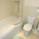 Rent 2 bedroom flat in Surrey