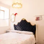 Rent a room of 65 m² in lisbon