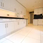 Rent 6 bedroom house in W3 9HG