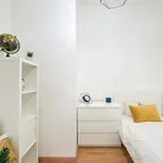 Rent a room of 100 m² in Lisboa