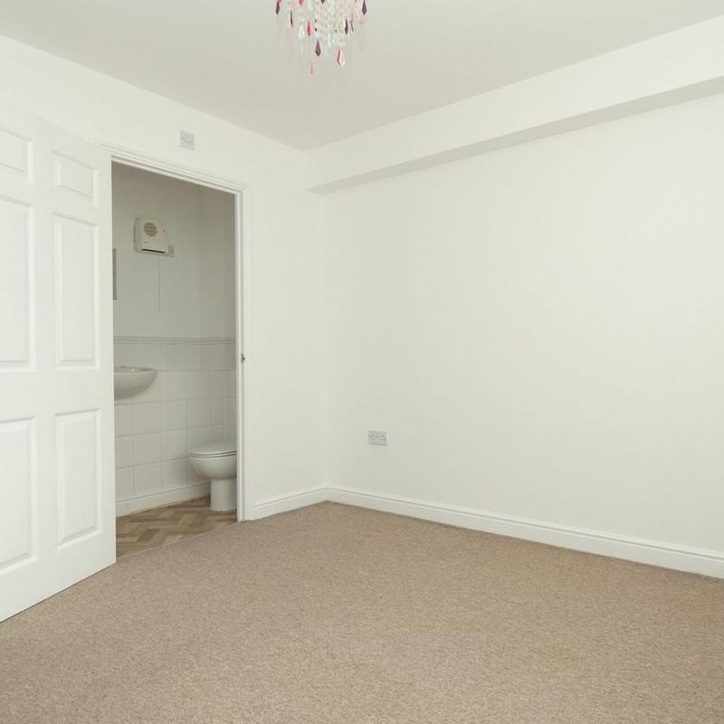 2 bedroom flat to rent South Willesborough