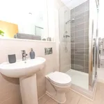 Rent 2 bedroom flat in Salford