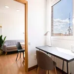 Rent a room of 391 m² in Madrid