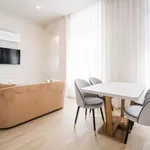 Rent 4 bedroom apartment of 55 m² in Porto