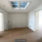 Rent 3 bedroom flat in South East England