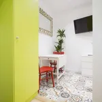 Rent 1 bedroom apartment of 30 m² in madrid