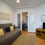 Rent 5 bedroom apartment of 100 m² in Lisboa