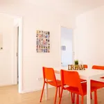 Rent 5 bedroom apartment of 100 m² in lisbon