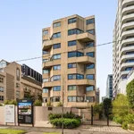 Rent 3 bedroom apartment in Melbourne