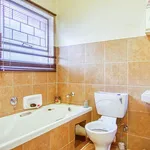 Rent 2 bedroom house of 10 m² in Sandton