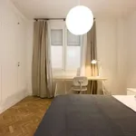 Rent a room of 280 m² in barcelona