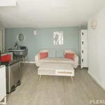 Appartement de 355 m² avec 1 chambre(s) en location à Paris