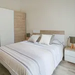 Rent 3 bedroom apartment of 79 m² in Barcelona