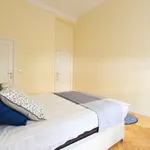 Rent a room of 120 m² in madrid