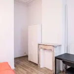 Rent a room of 100 m² in brussels