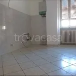 Appartamento in affitto a Fossano , non arredato/vuoto, cantina, balcone - TrovaCasa