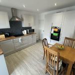 Rent 3 bedroom flat in Yorkshire And The Humber