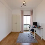 Rent 2 bedroom apartment of 85 m² in Lisboa