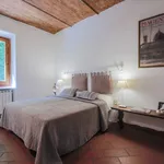 Rent 1 bedroom apartment of 54 m² in Florence