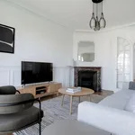 Appartement de 990 m² avec 2 chambre(s) en location à Paris