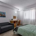 Rent 5 bedroom apartment in Valencia