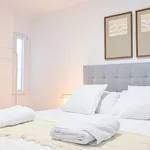 Rent 4 bedroom apartment of 40 m² in Madrid