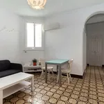 Rent a room of 70 m² in Sevilla