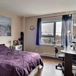 5 bedroom apartment of 1001 sq. ft in Laval (administrative region)