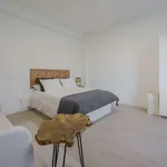 Rent a room of 200 m² in madrid