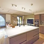 Rent 4 bedroom apartment of 263 m² in Jumeirah Beach Residence