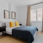 Rent 1 bedroom apartment of 592 m² in Barcelona